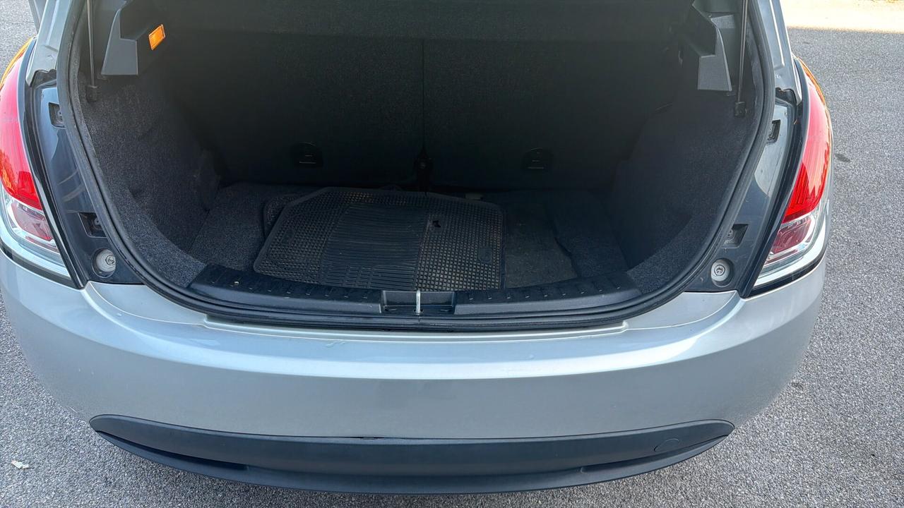 Lancia Ypsilon 1.3 MJT Neopatentati