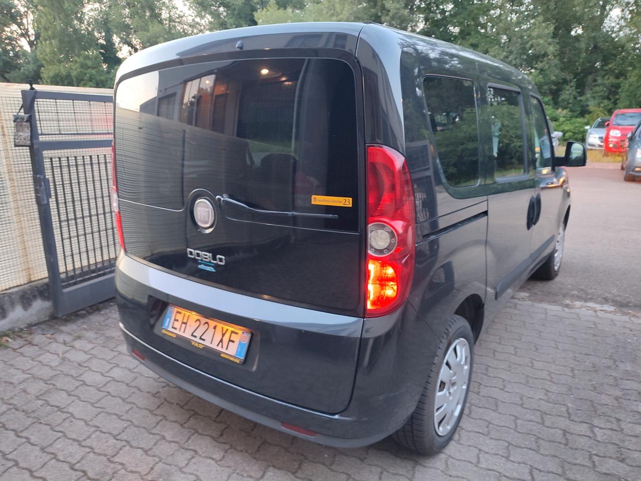 FIAT DOBLO 2011 A METANO DI CASA 1.4T-JET STUPENDO