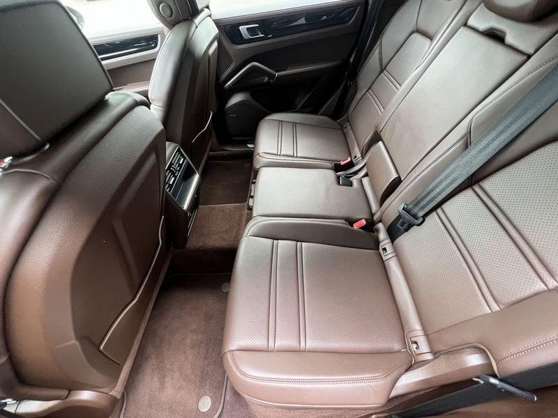 Porsche Cayenne 3.0 V6 E-Hybrid 462 CV