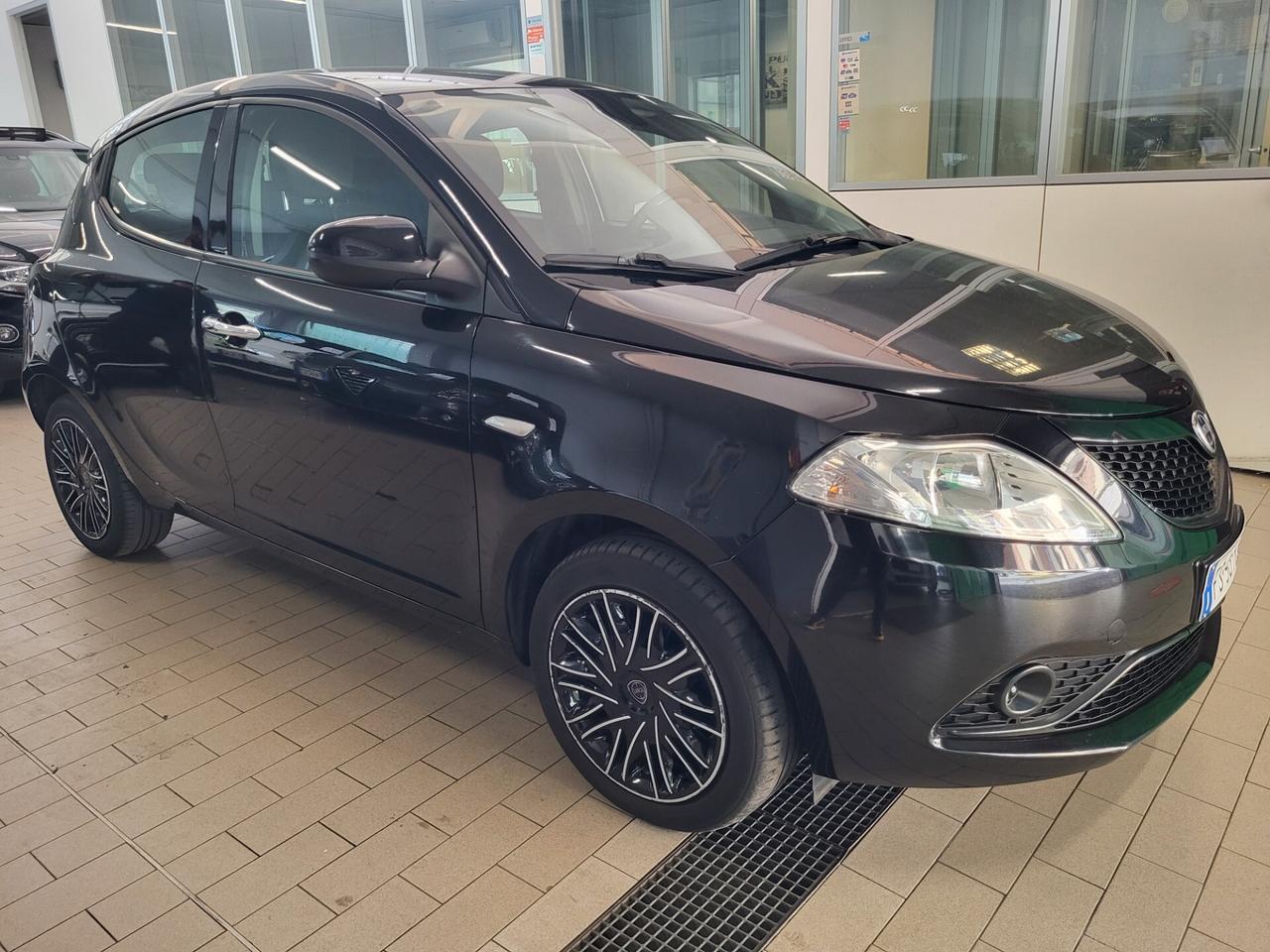 Lancia Ypsilon 1.2 69 CV 5 porte Platinum PREZZO REALE!!