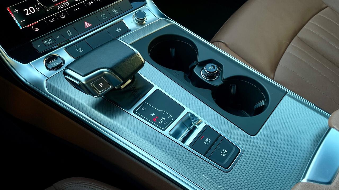 AUDI A6 AVANT 40 2.0 TDI S-TRONIC DESIGN 204CV - TETTO VIRTUAL COCKPIT, PELLE, PACCHETTO LUCI