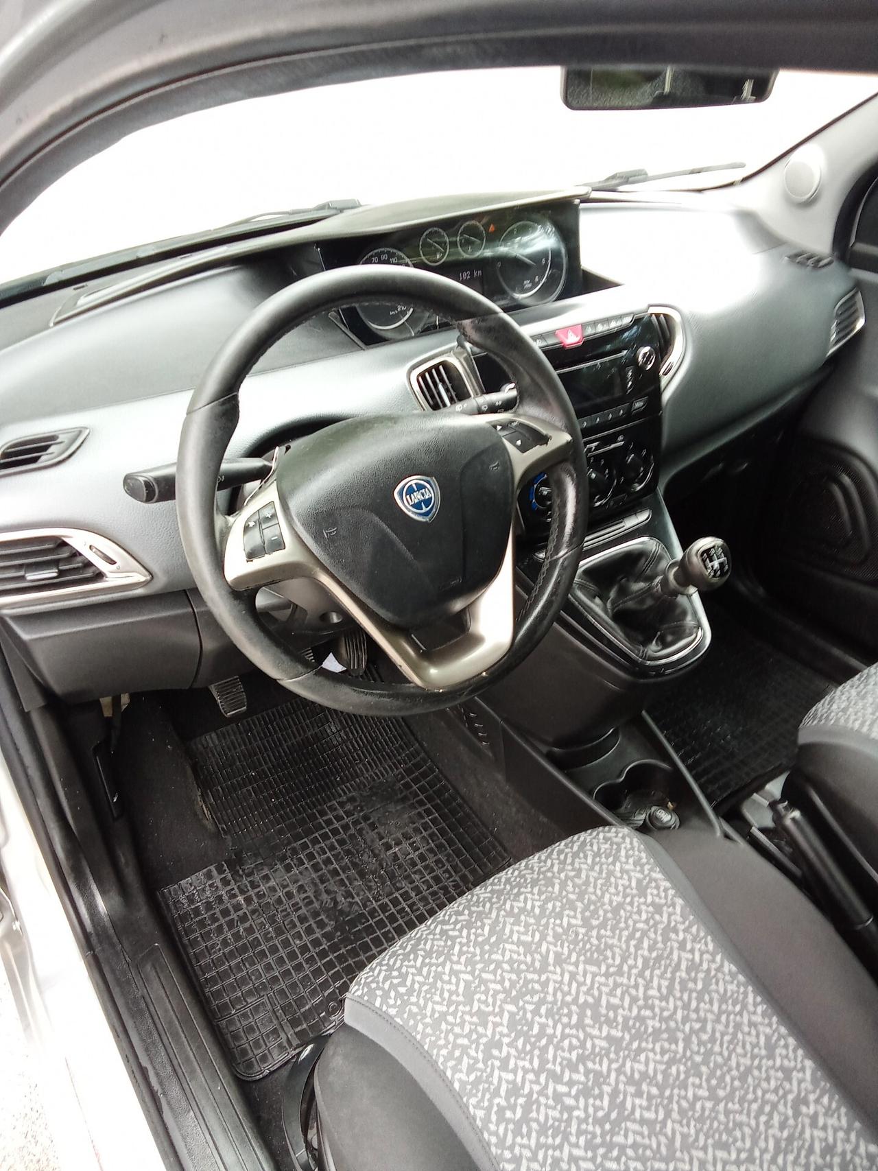 Lancia Ypsilon 1.3 MJT 16V 95 CV 013