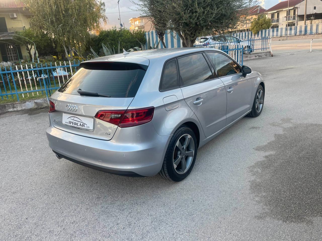 Audi A3 SPB 1.6 TDI diesel S tronic Ambition