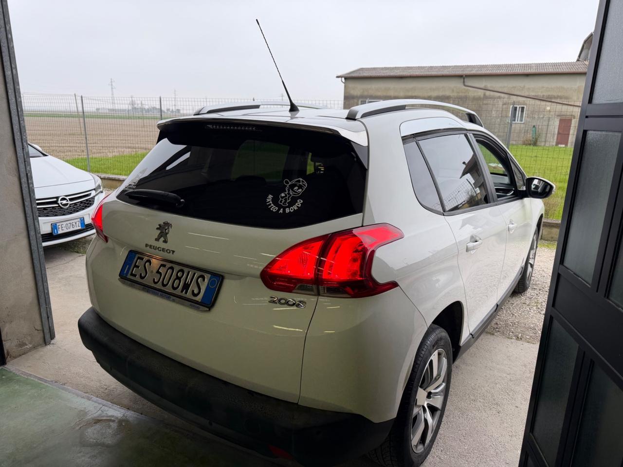 Peugeot 2008 1.2 82CV Allure