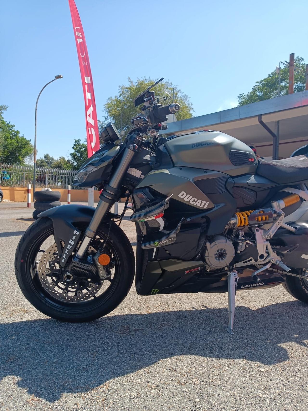 Ducati Streetfighter V2 STORM GREEN
