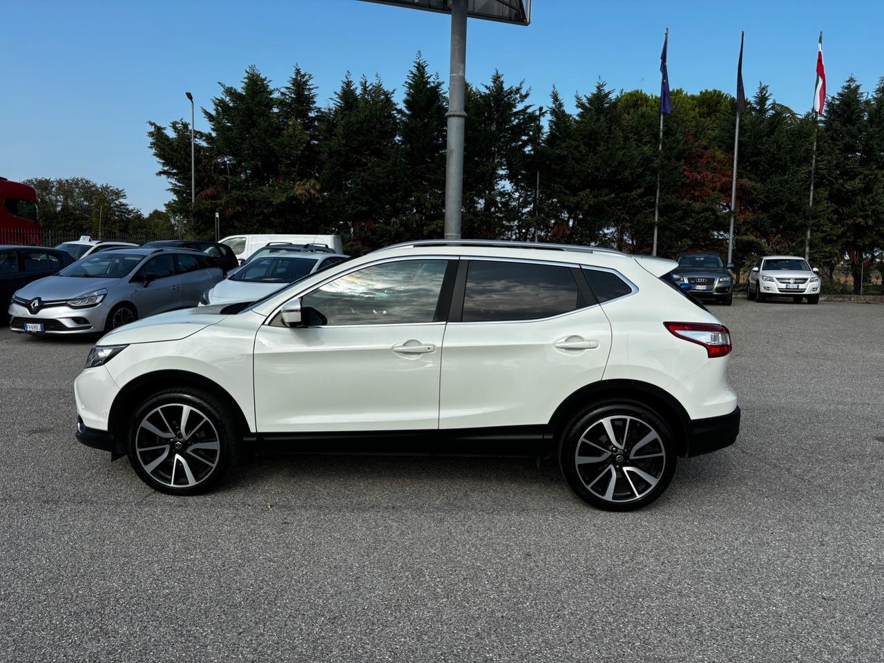 Nissan Qashqai 1.6 dCi 2WD Tekna - 2015