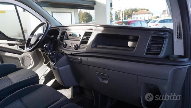 FORD Transit Custom 300 2.0 TDCi 130 PC-DC Furgo