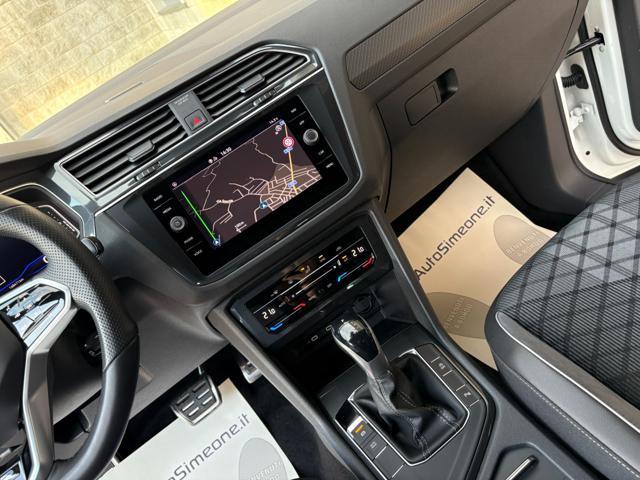 VOLKSWAGEN Tiguan 2.0 TDI 150 CV SCR DSG R-Line LUCI AMBIENTE