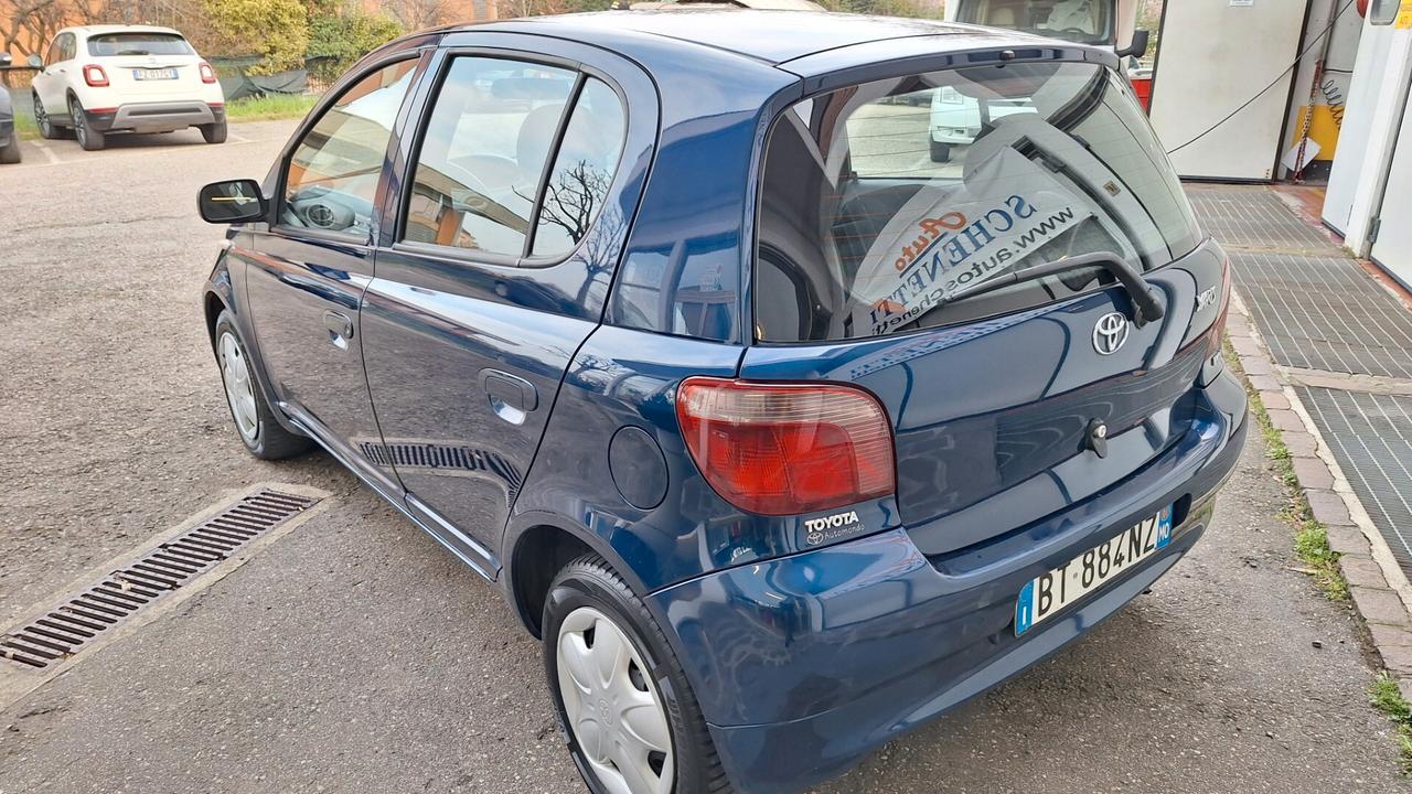 Toyota Yaris 1.0i 16V cat 5 porte Sol