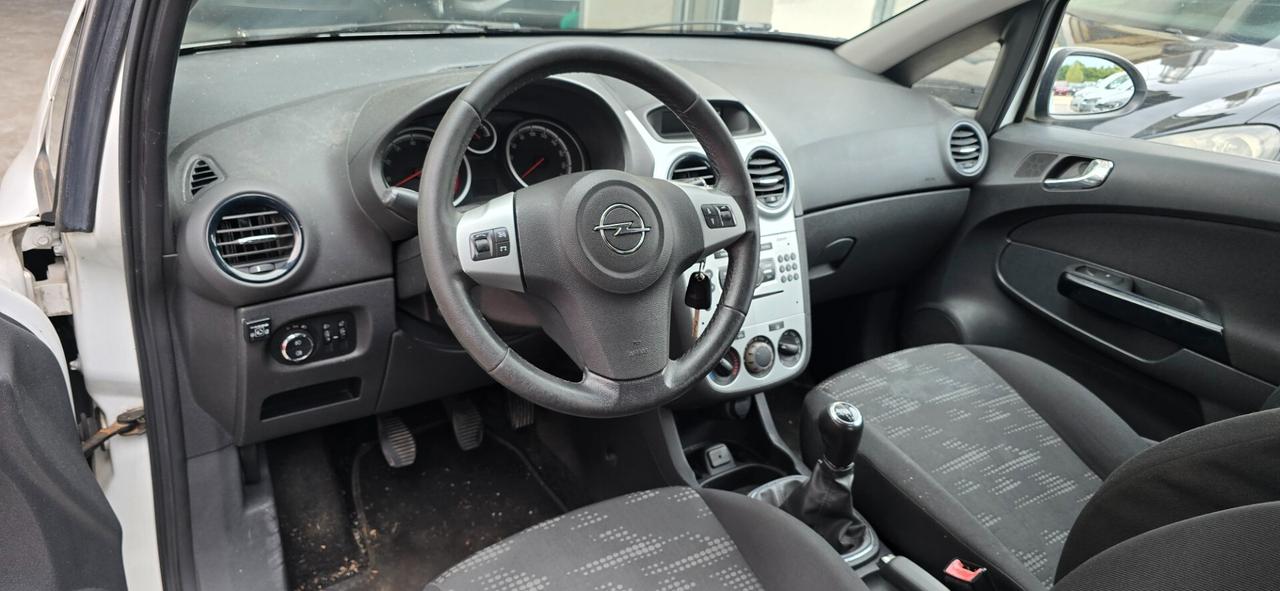 Opel Corsa 1.2 85CV 3 gas va. Sempre ok patentati