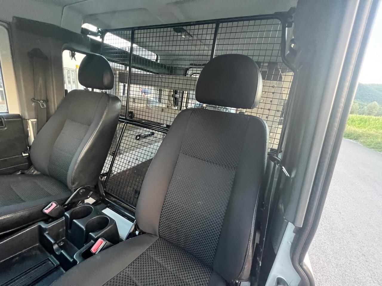 Land Rover Defender 90 2.2 TD4 Station Wagon E N1