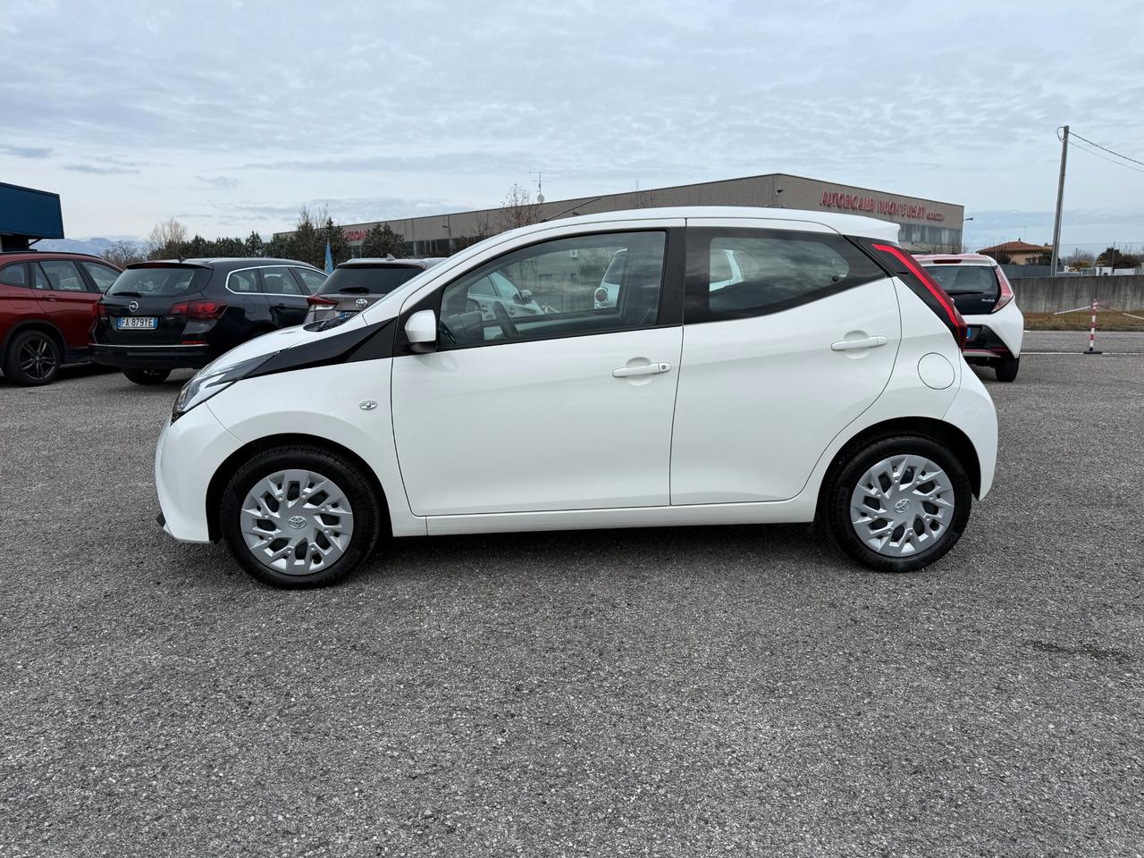 Toyota Aygo 1.0 VVT-i 72 CV 5 porte x-business