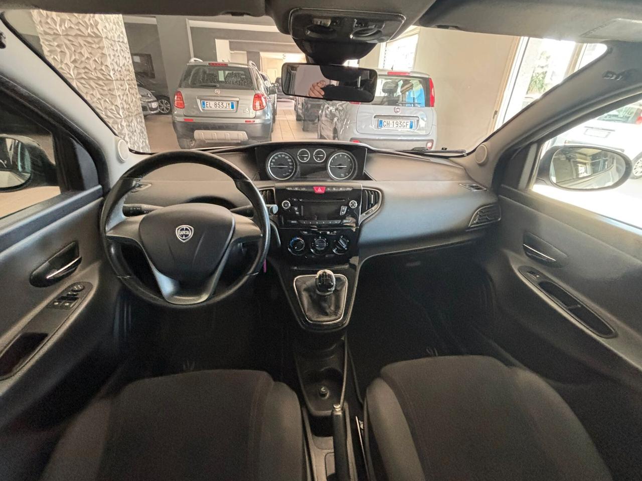 Lancia Ypsilon 1.2 69 CV 5 porte S&S Silver