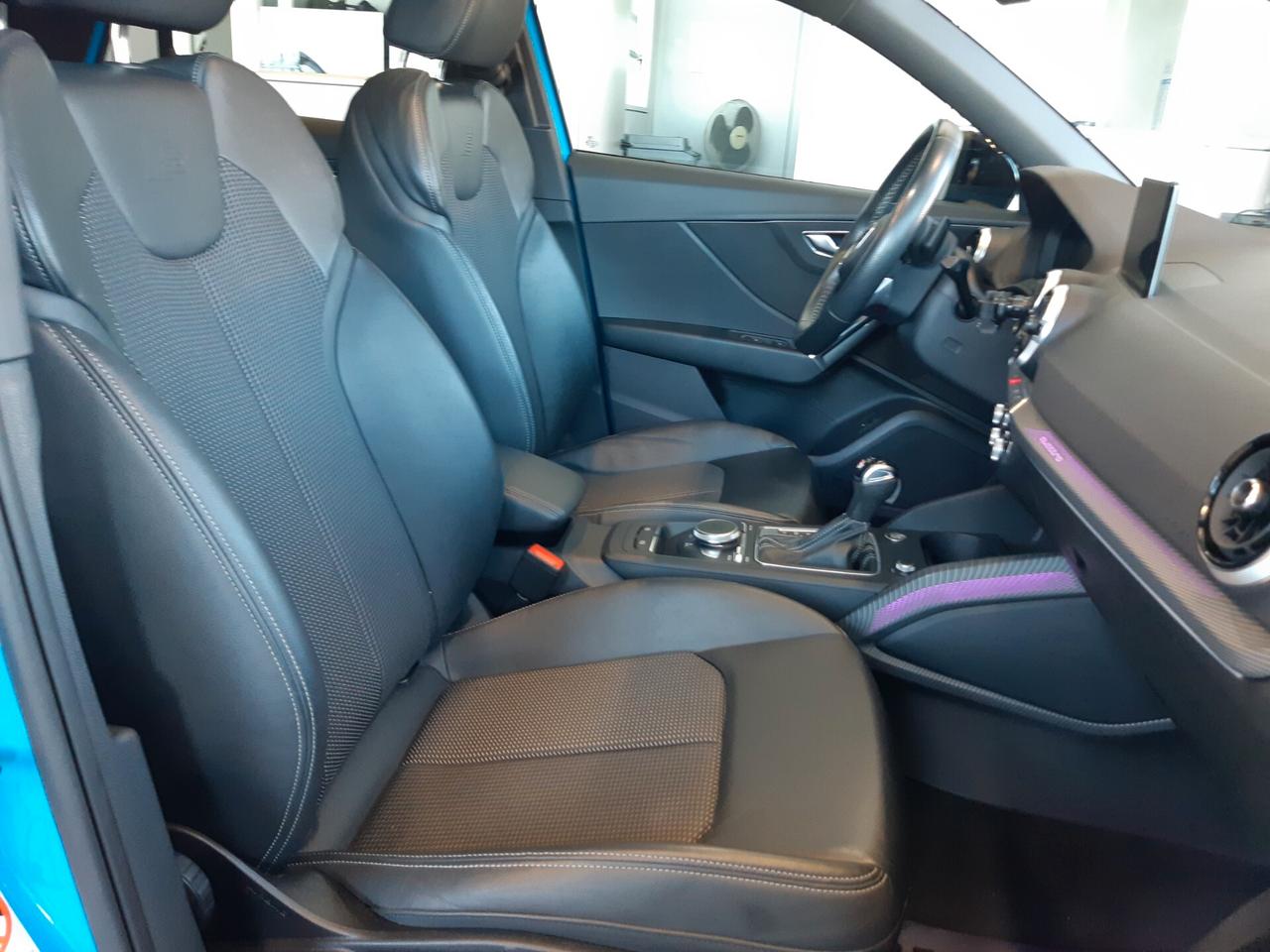 Audi Q2 35 TDI quattro S tronic Identity Black Con I 20