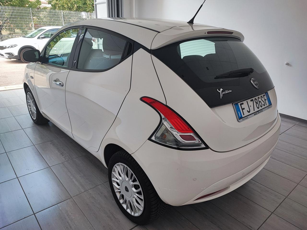 Lancia Ypsilon 0.9 TwinAir 85 CV 5 porte S&S DFN Gold