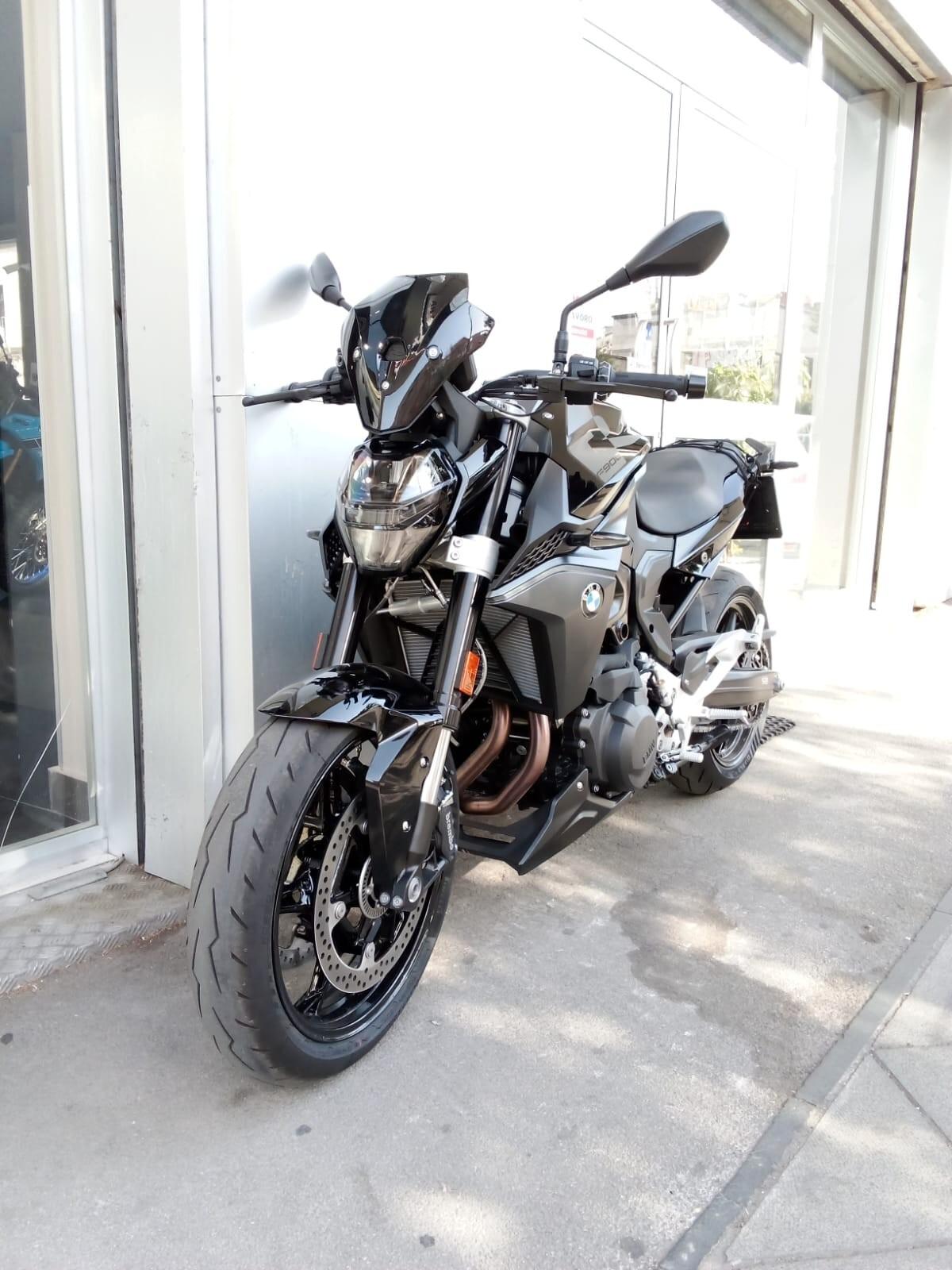 Bmw F 900 R triple black
