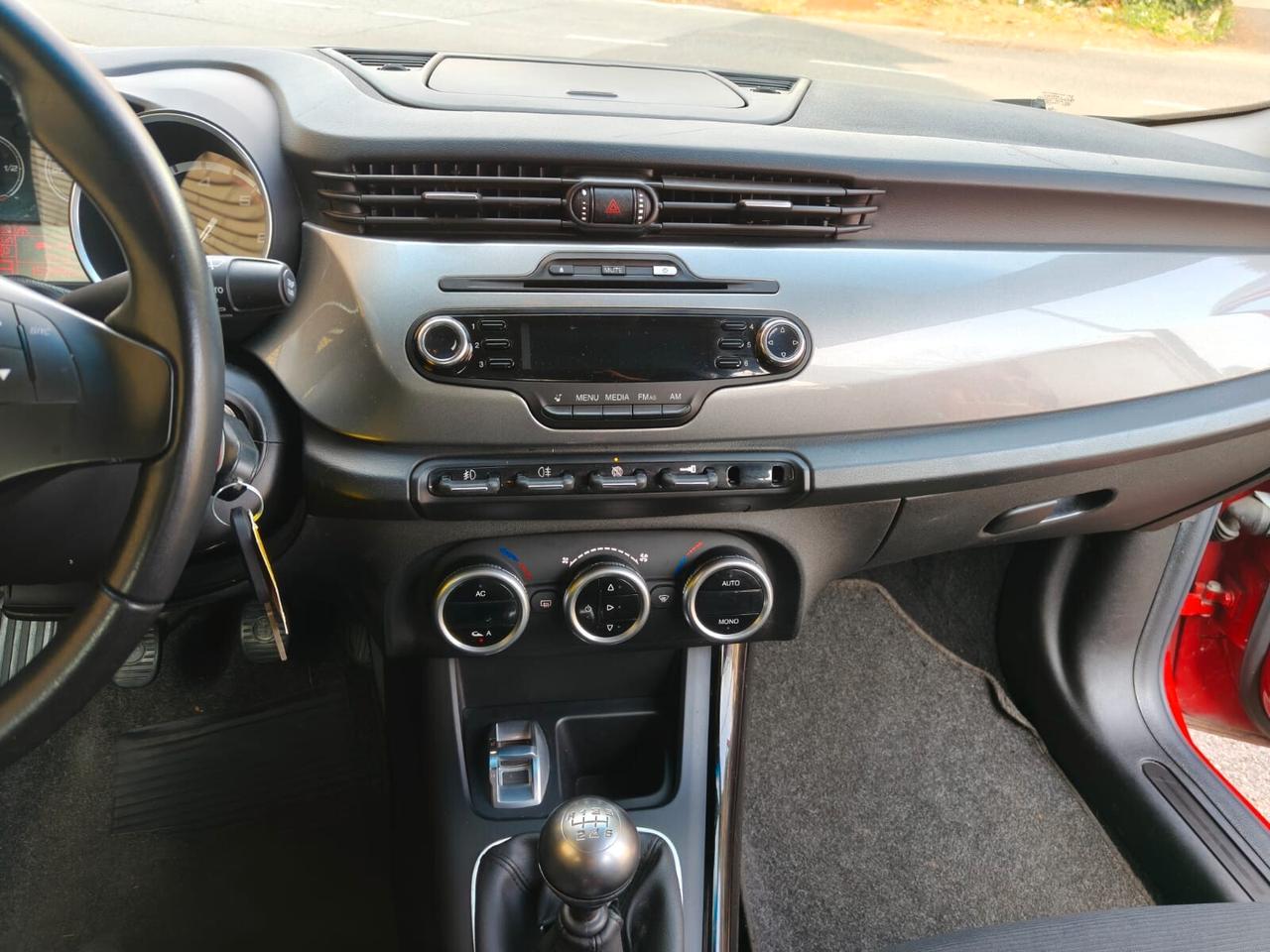 Alfa Romeo Giulietta 1.6 JTDm-2 105 CV Distinctive