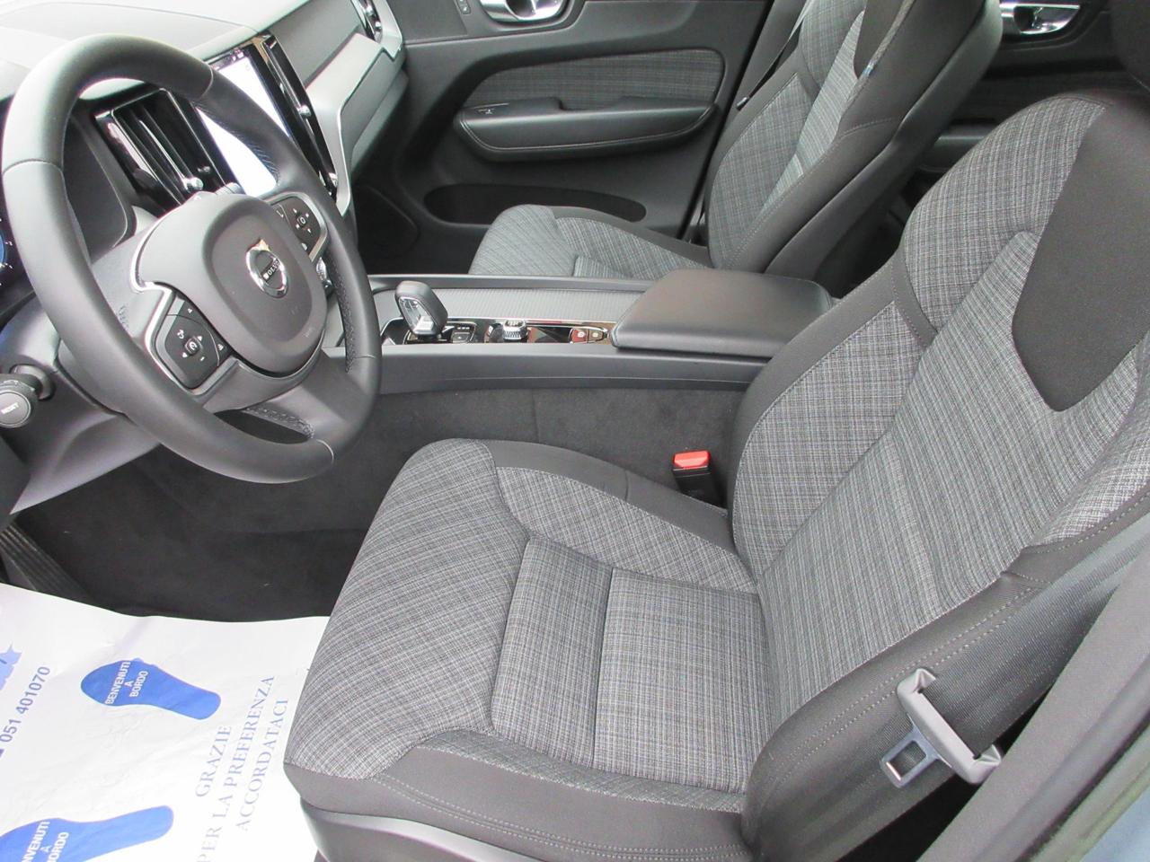 Volvo XC60 B4(d) AWD automatico Core