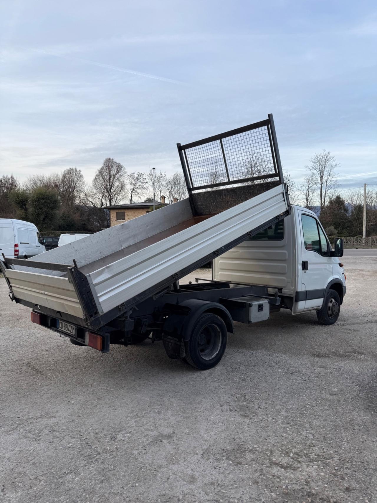Iveco Daily ribaltabile trilaterale