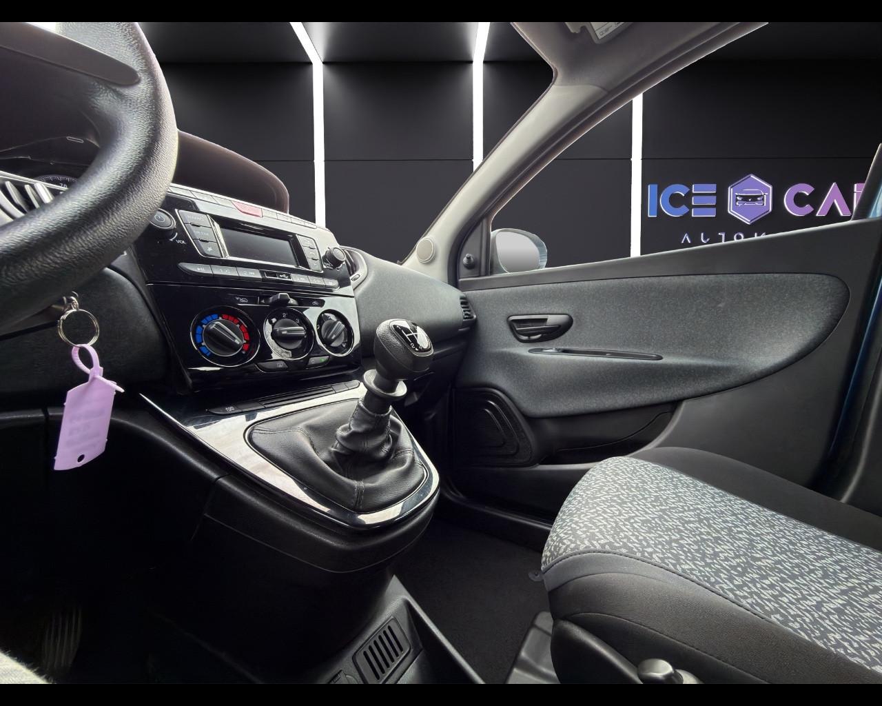 LANCIA Ypsilon 3ª serie - Ypsilon 1.0 FireFly 5 porte S&S Hybrid Silver