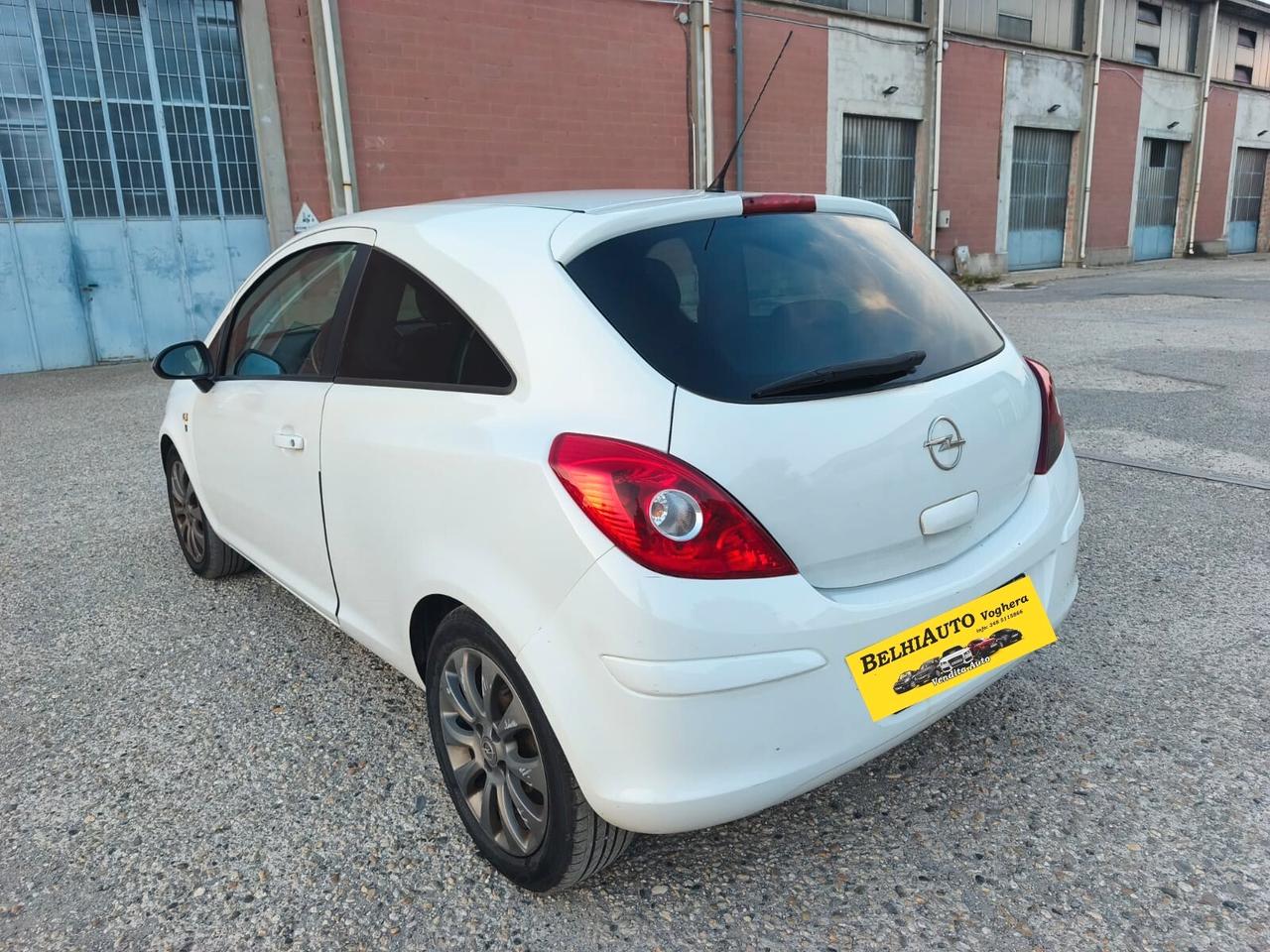 Opel Corsa 2010----1.2 Benzina Neopatentati