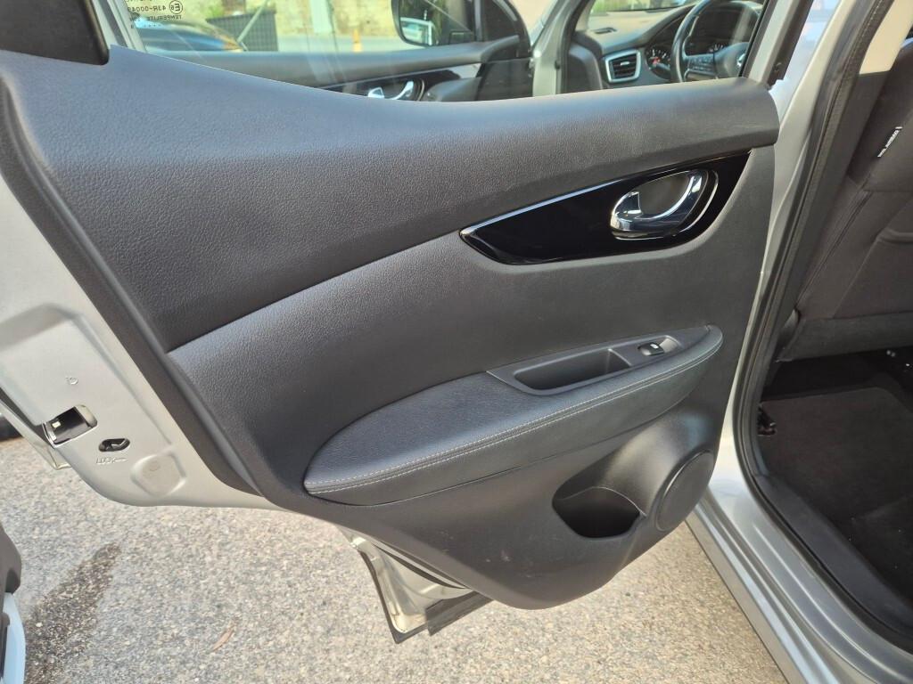 Nissan Qashqai 1.5 dCi 115CV E6 NAVI CAMERA