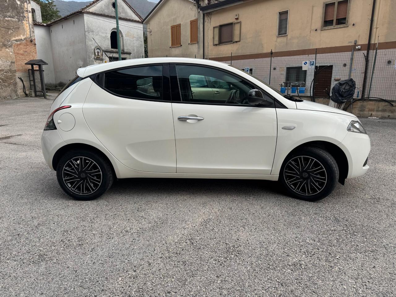 Lancia Ypsilon 1.2 70CV GOLD