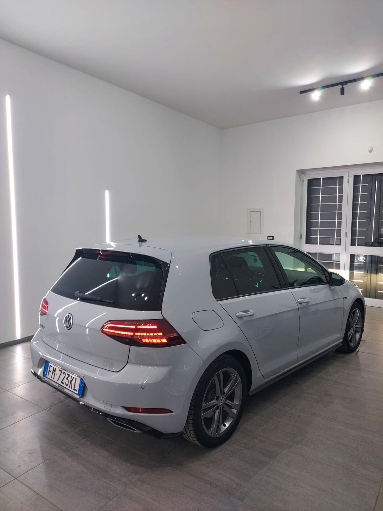 Volkswagen Golf 1.6 TDI 115 CV 5p. R-LINE 2018