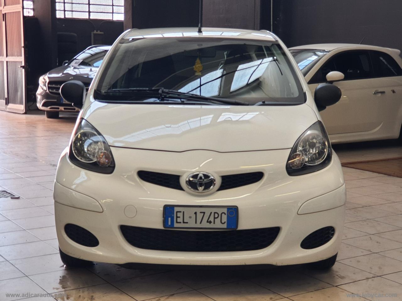 TOYOTA Aygo 1.0 VVT-i 5p. Now Connect