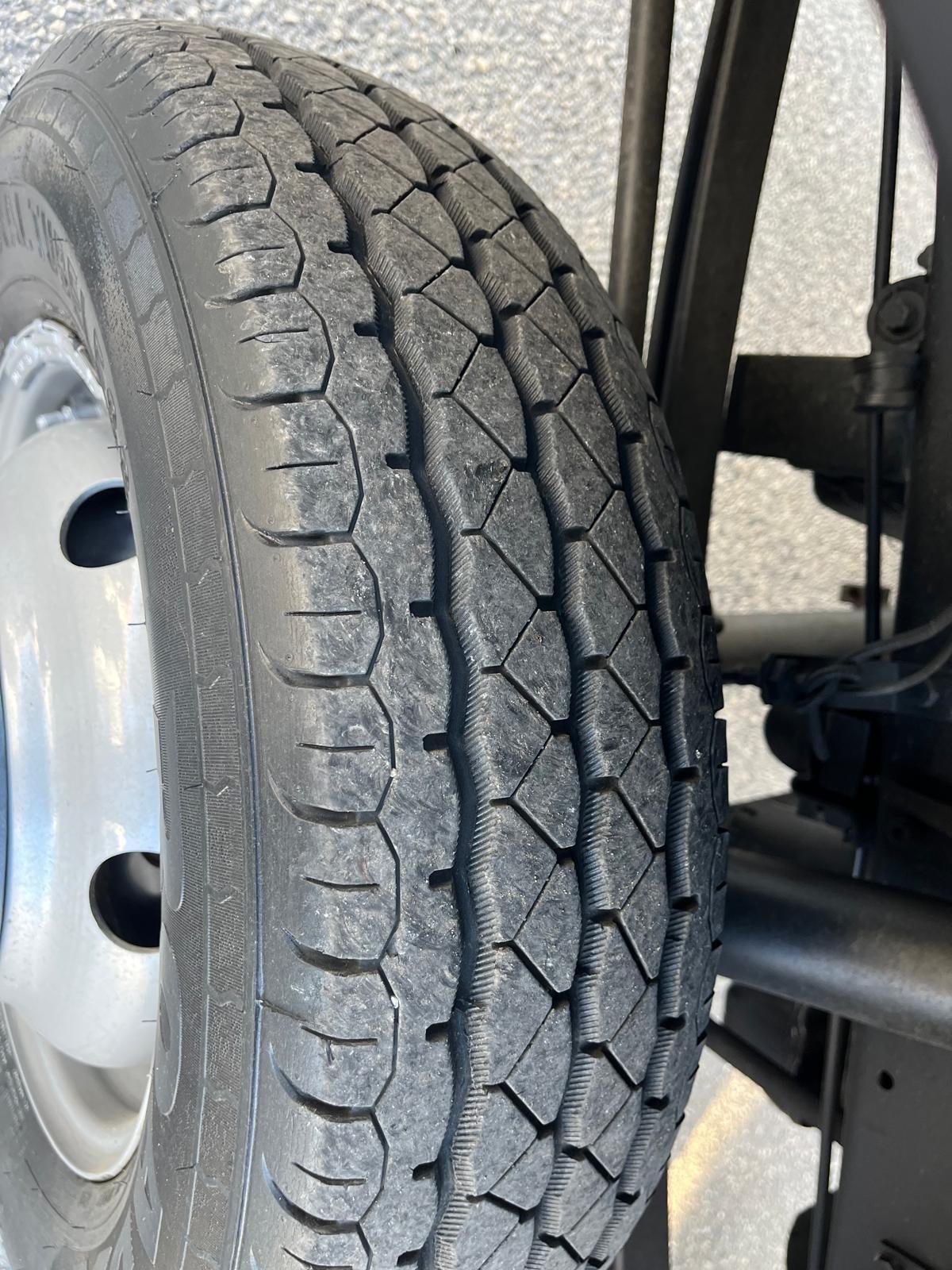 Bucher schorling B.80-2.8 tdi-ribalt/tril-1999