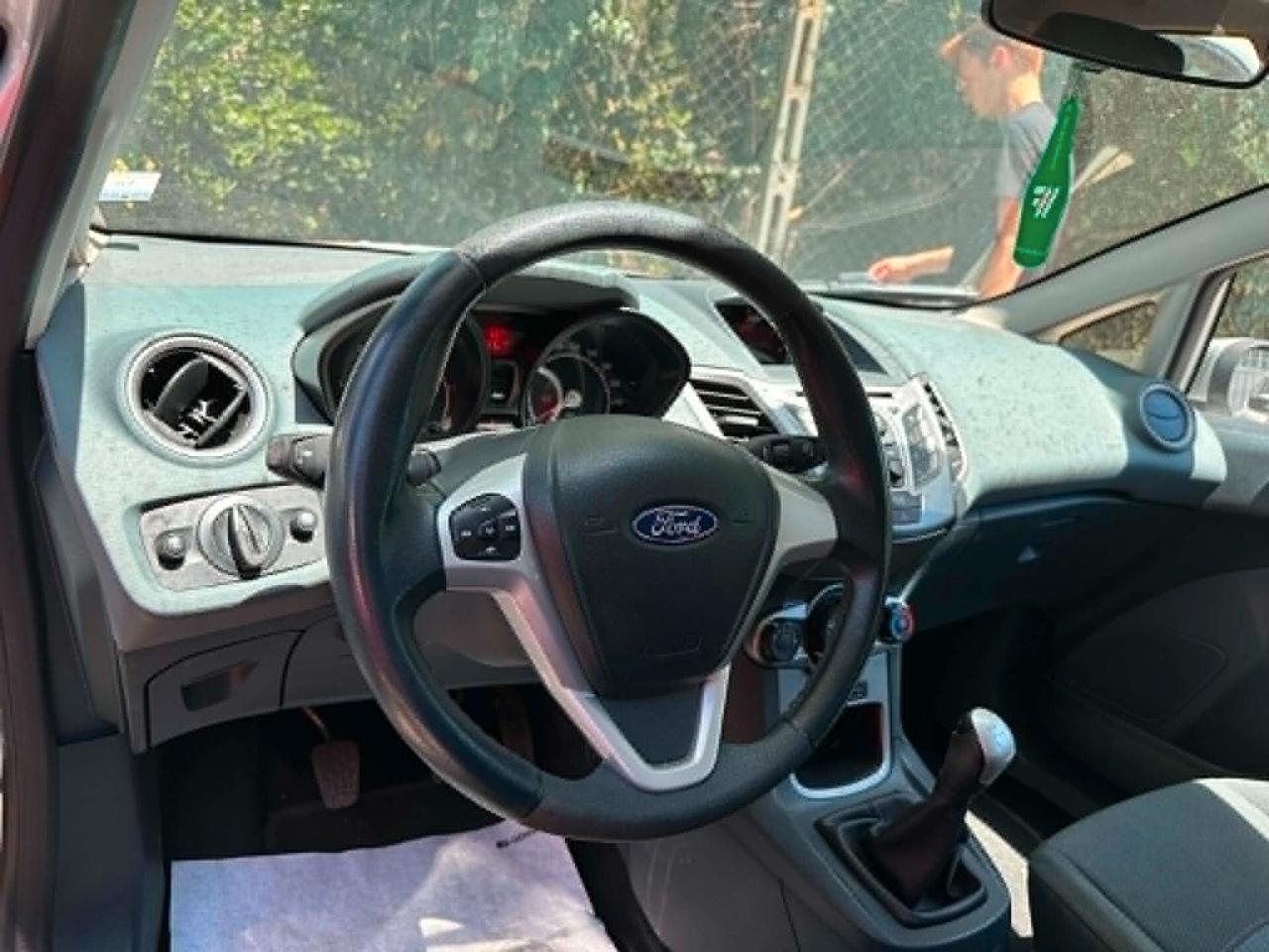 Ford Fiesta 1.4 TDCi 70CV 5 porte Titanium