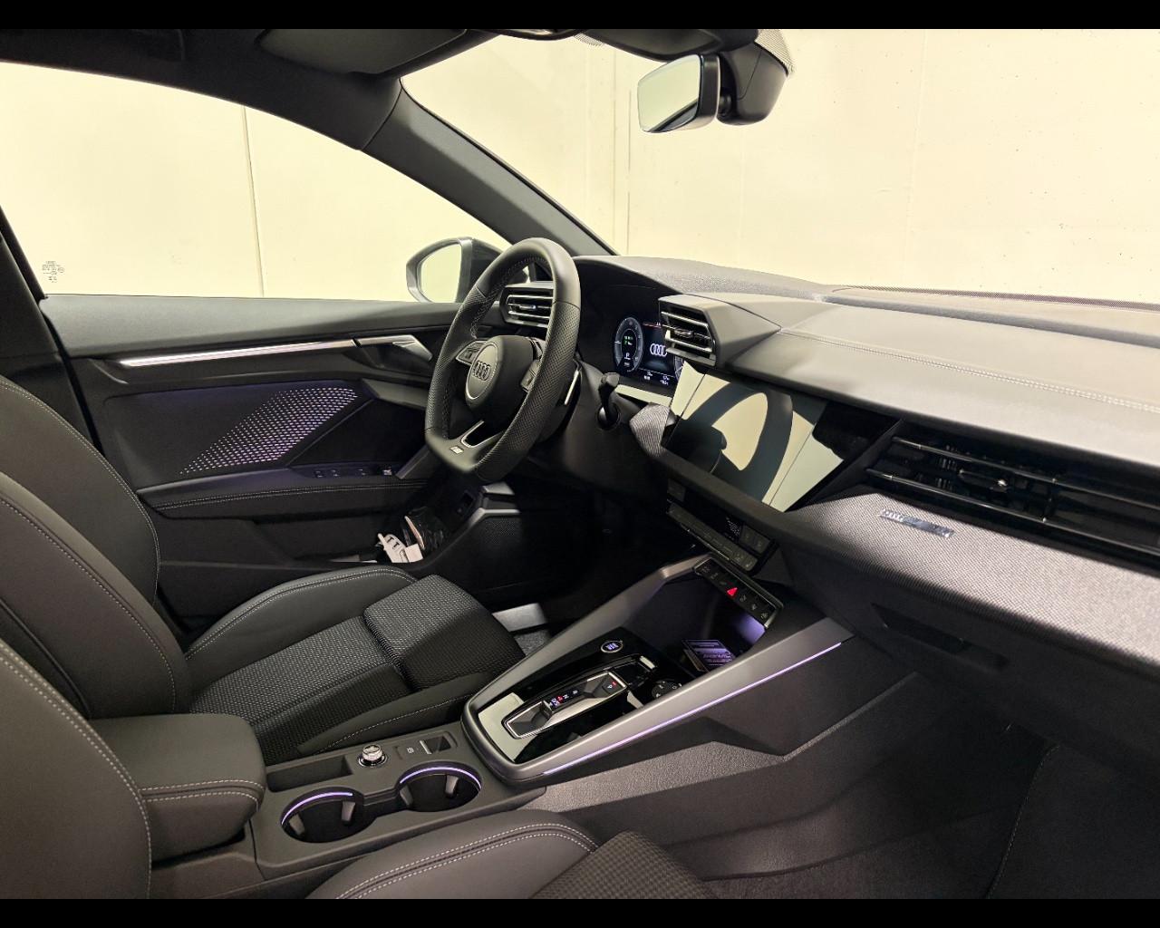 AUDI A3 ALLSTREET 40 TFSIe S-TRONIC IDENTITY CONTRAST