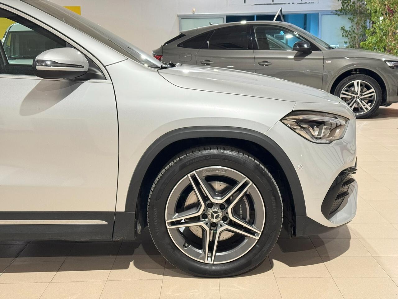 GLA 200 d Automatic Premium Multicolor Carplay