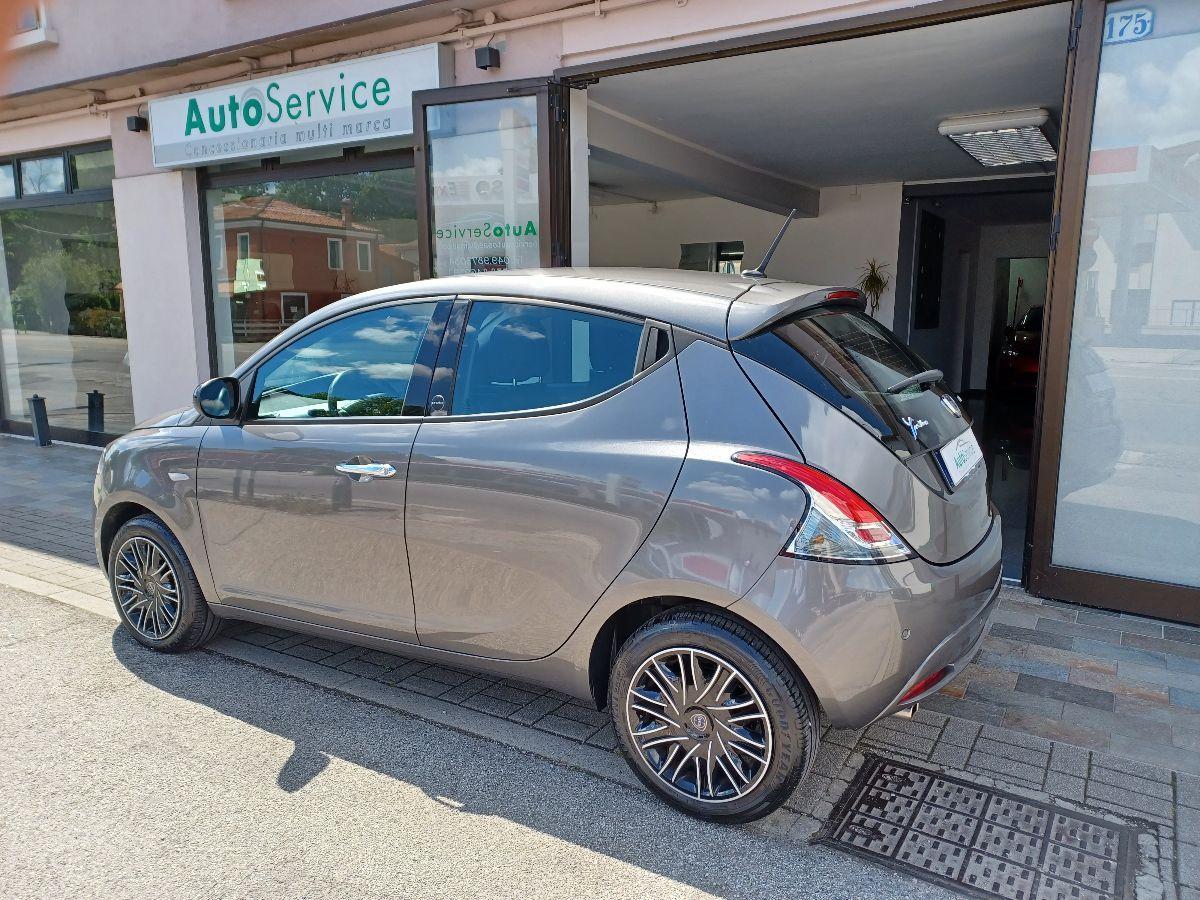 LANCIA - Ypsilon - 1.0 FireFly 5p. S&S Hybrid Gold