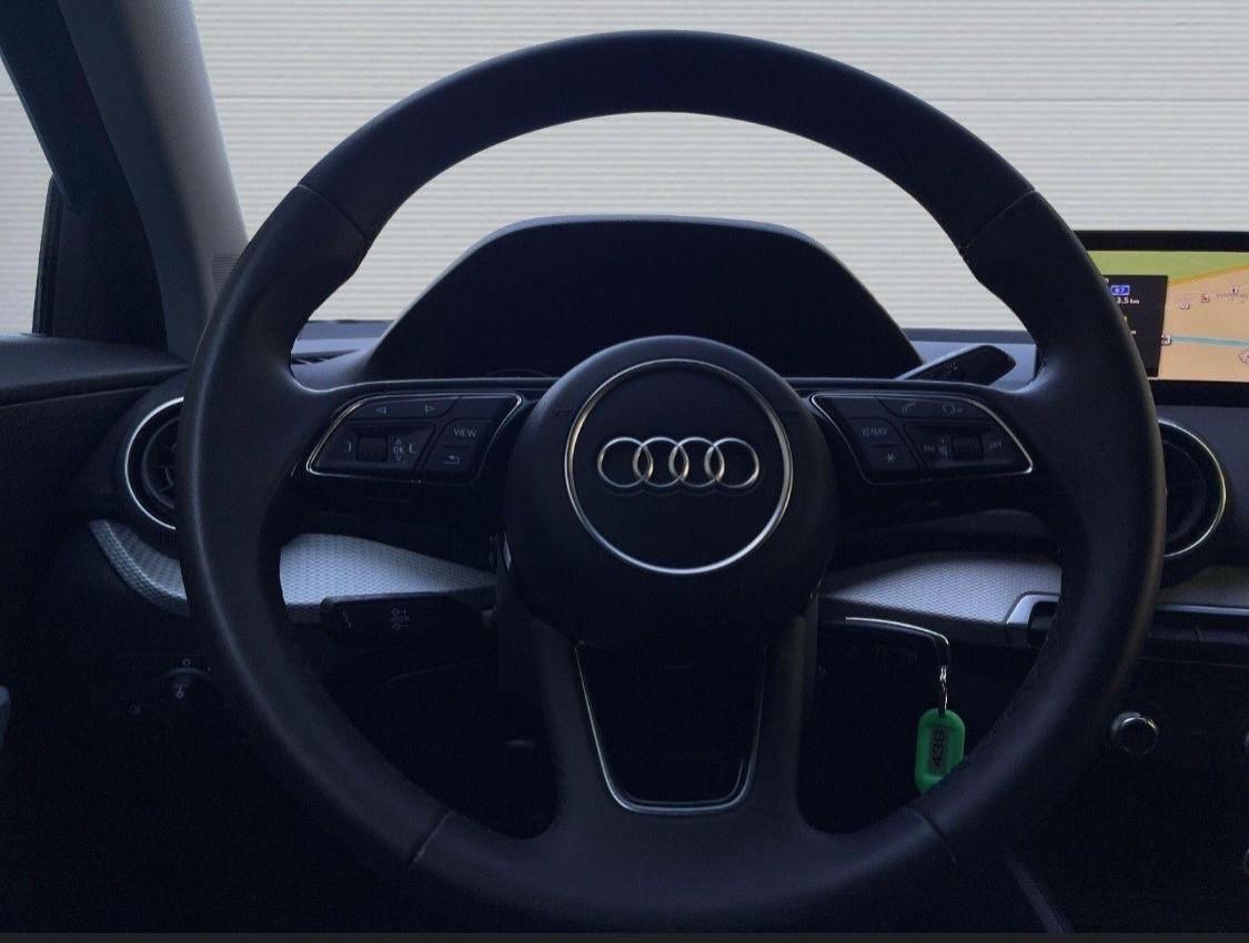 Audi Q2 30 TFSI Business