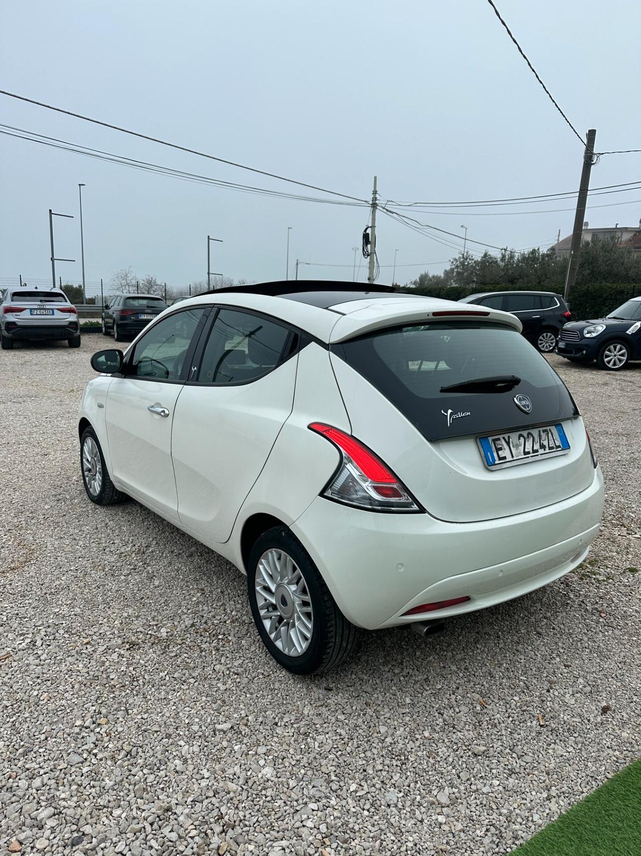 Lancia Ypsilon 1.3 MJT 16V 95 CV 5 porte S&S Elle