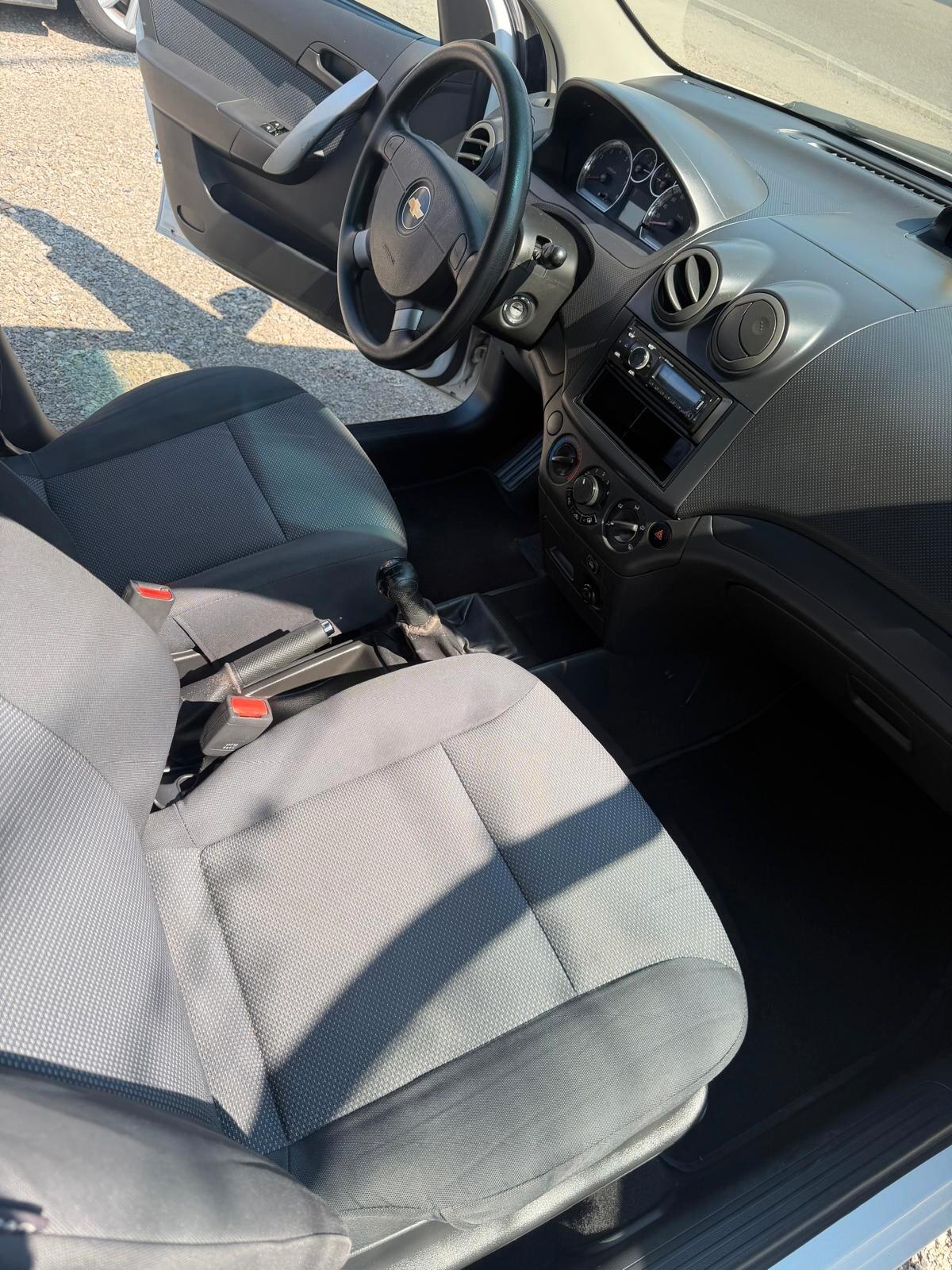 Chevrolet Aveo 1.2 5P. LT GPL