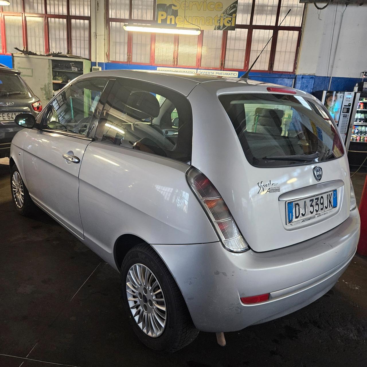 Lancia Ypsilon 1.2 Argento