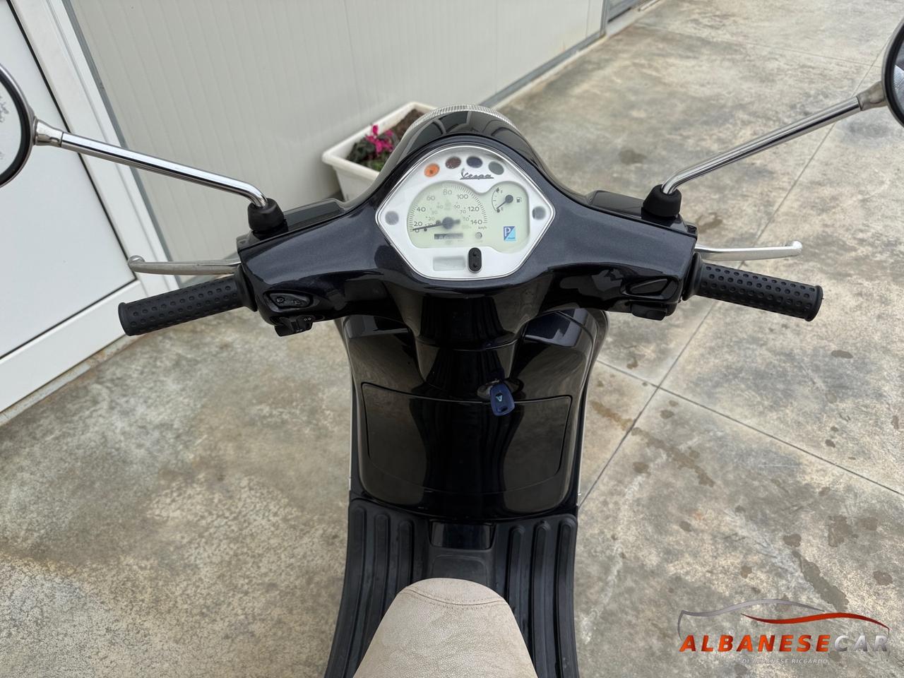 Piaggio Vespa 125 LX