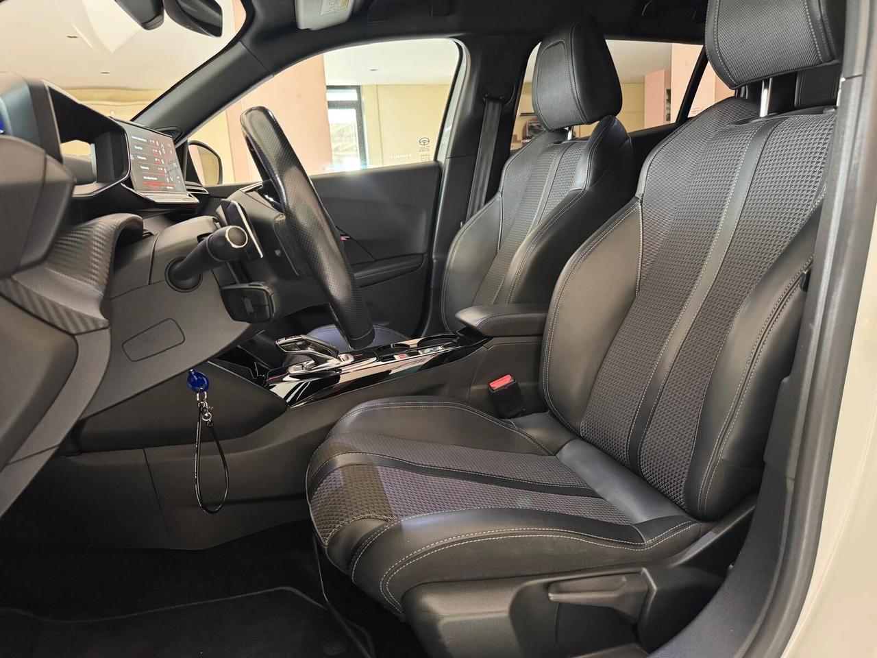 Peugeot 2008 BlueHDi 130 S&S EAT8 GT Pack