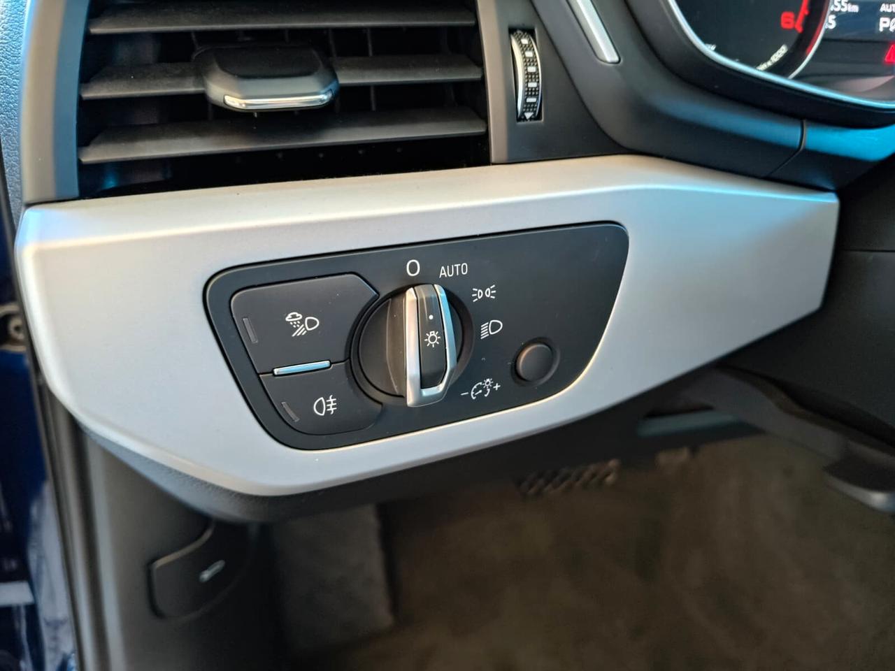 Audi A4 30 TDI/136 CV S tronic Business