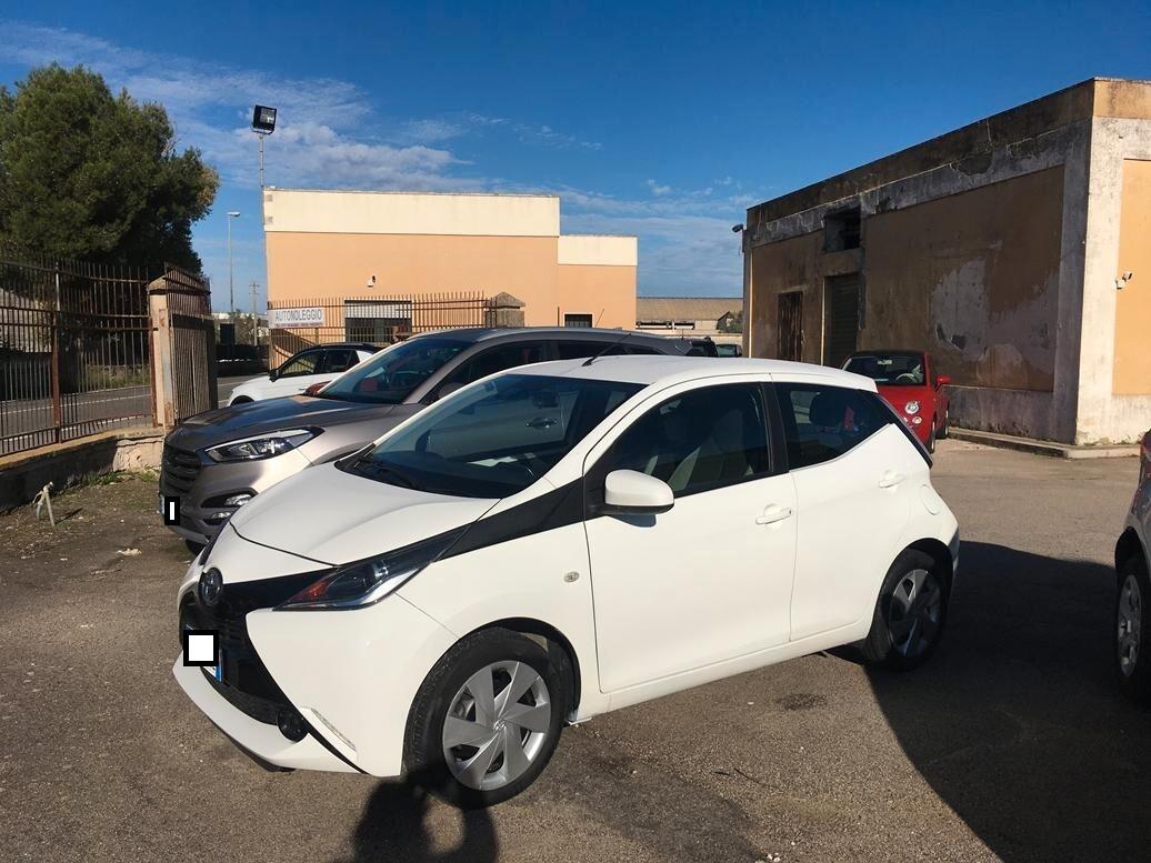 Toyota Aygo 1.0 VVT-i 69 CV 5 porte x-cite