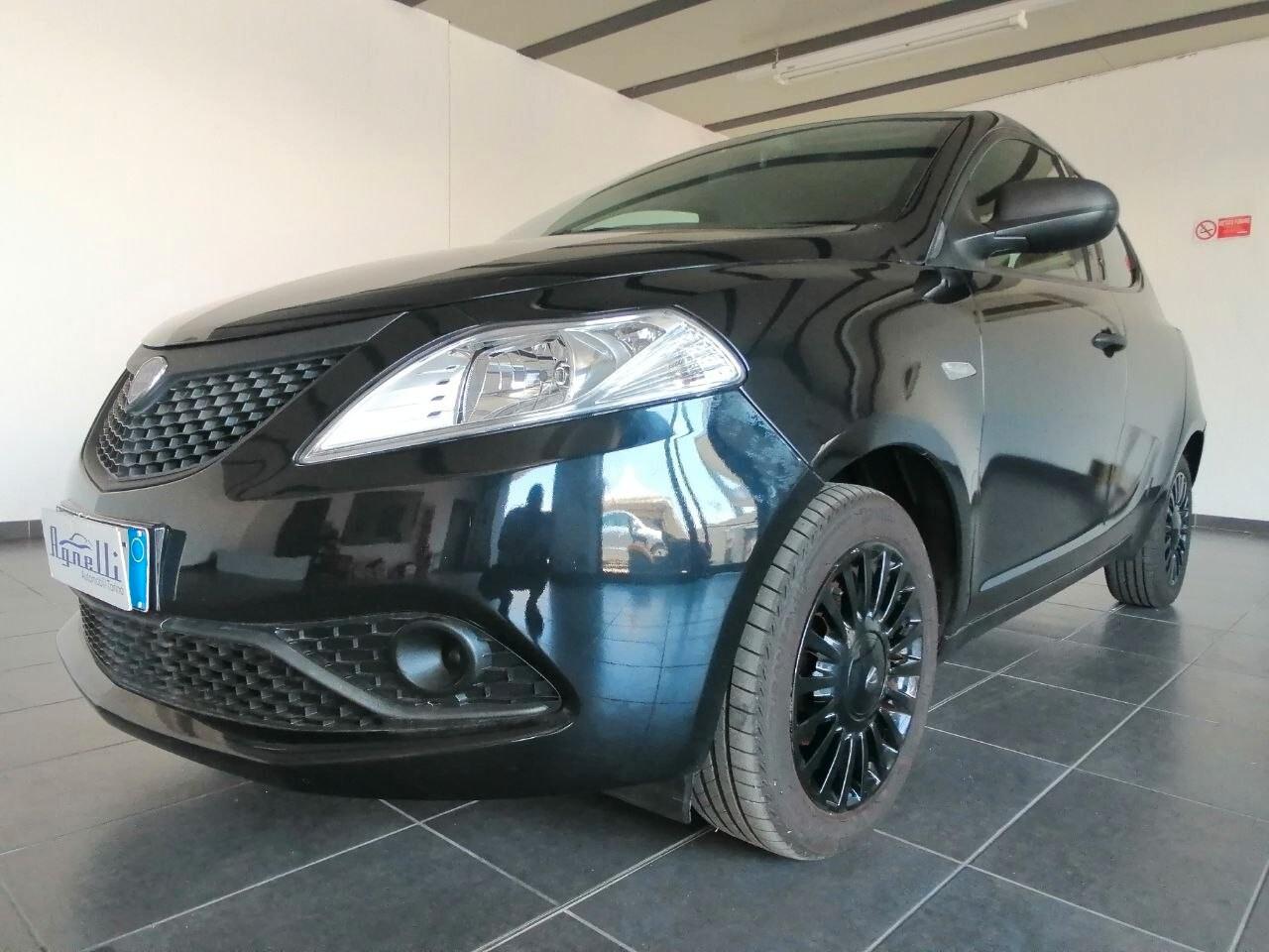Lancia Ypsilon 1.2 69 CV 5 porte GPL Ecochic Silver