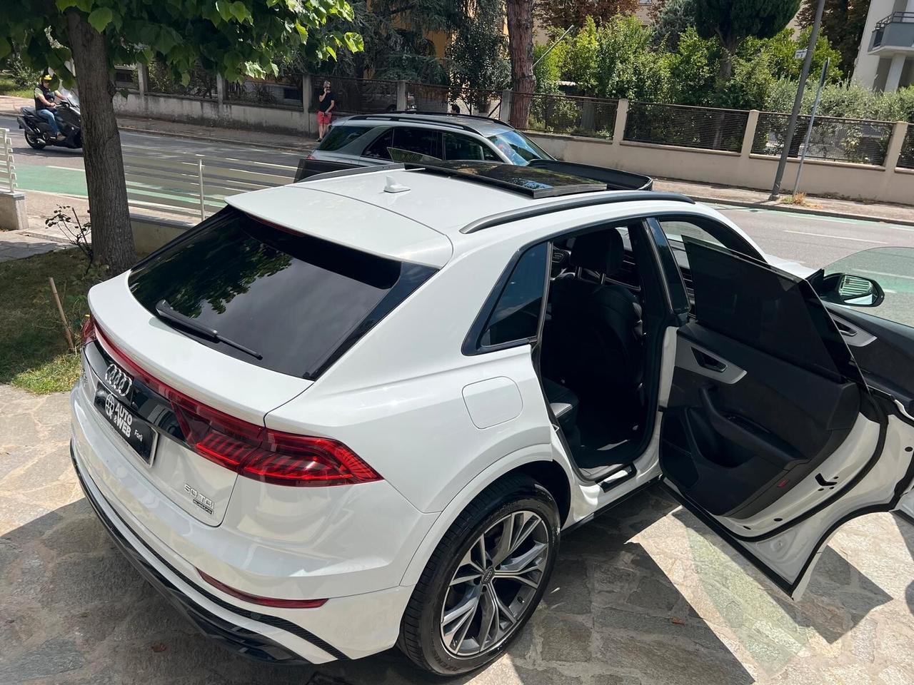 AUDI Q8 50 TDI 286cv QUATTRO TIPTRONIC SPORT