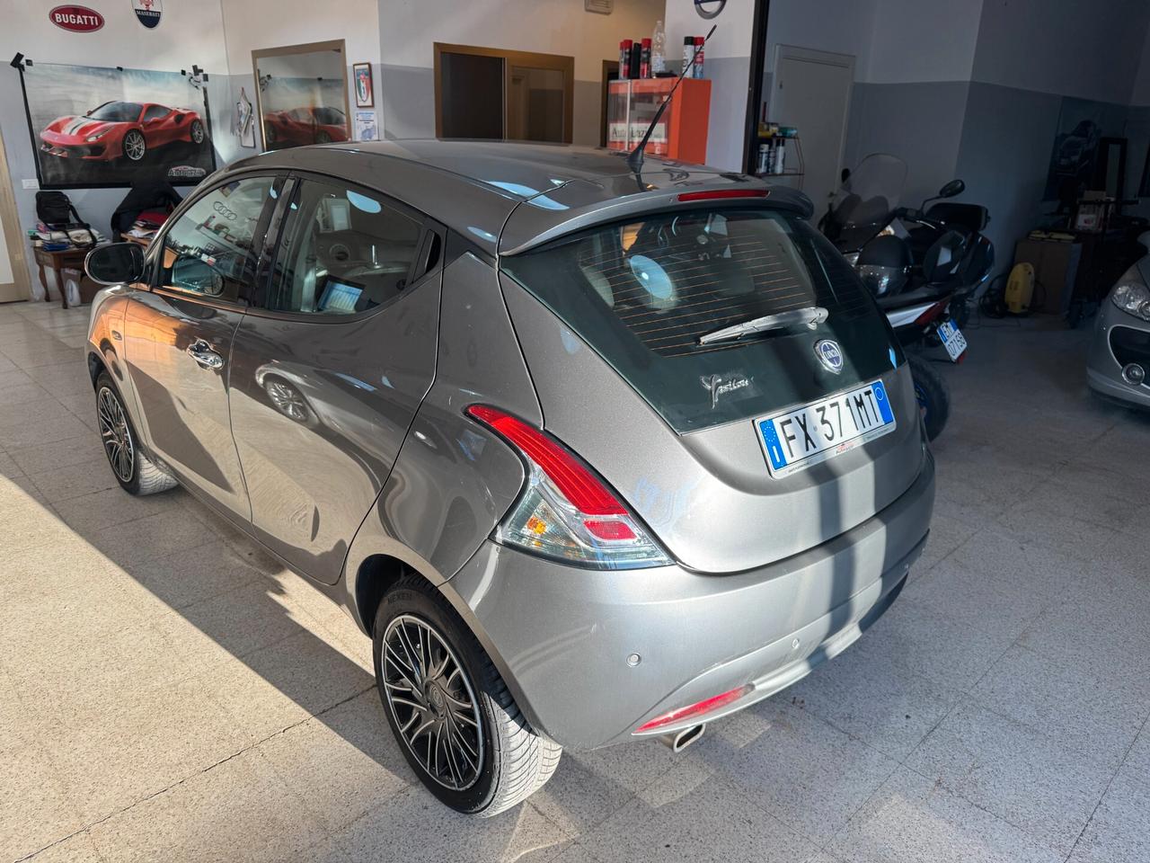 Lancia Ypsilon 1.2 69 CV 5 porte Gold OK NEOPATENTATI