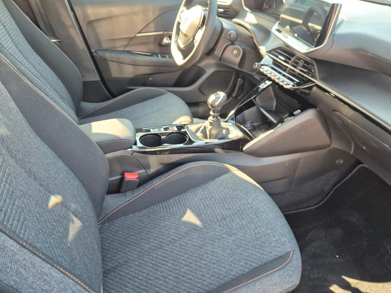 Peugeot 208 1.2 100CV Business Km0