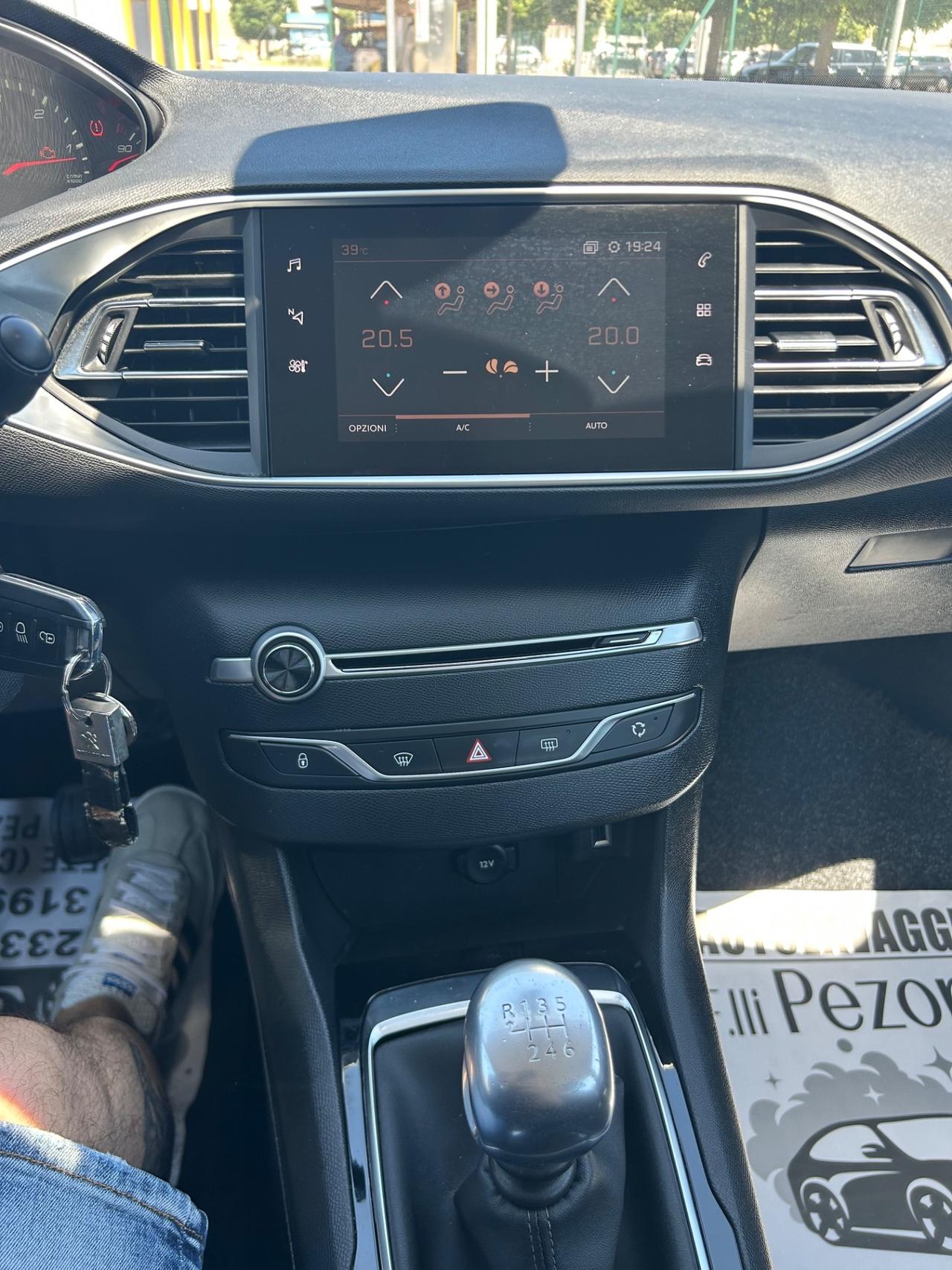 Peugeot 308 BlueHDi 130 S&S SW Allure da vetrina