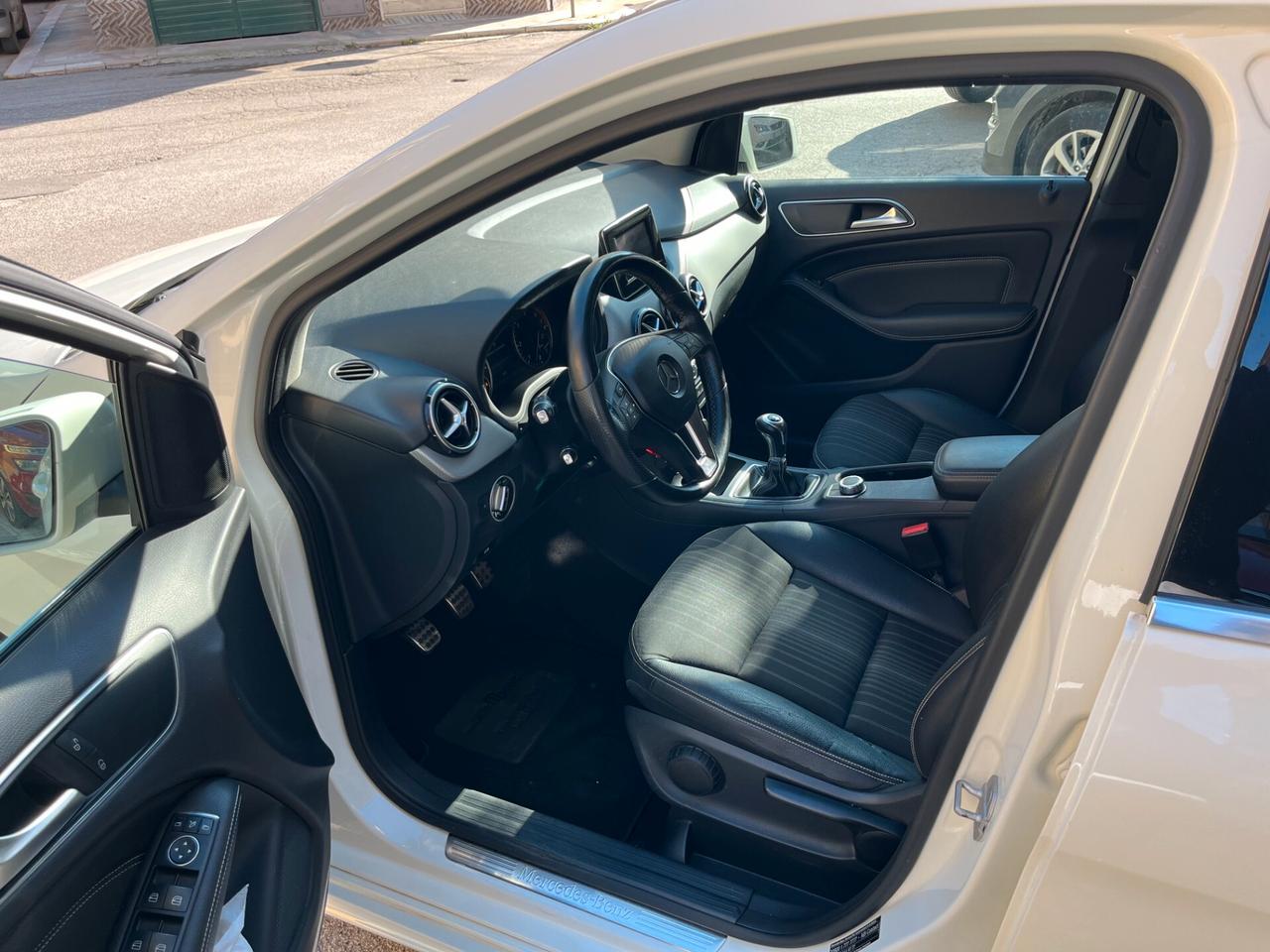 Mercedes-benz B 200 CDI Premium