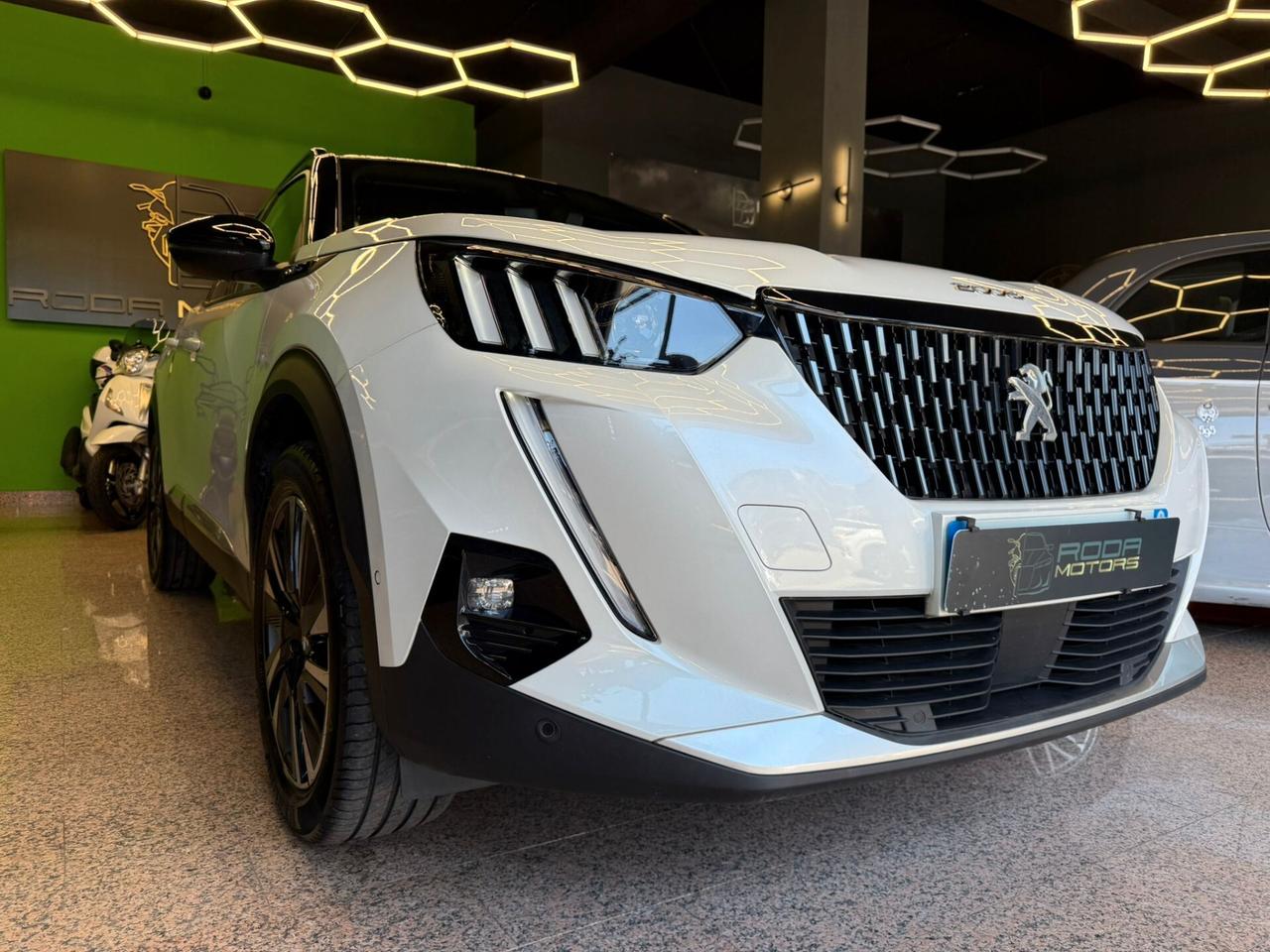 Peugeot 2008 PureTech 155 S&S EAT8 GT