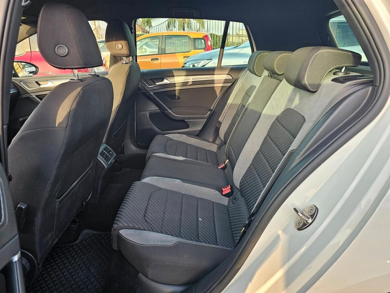 Volkswagen Golf 1.6 TDI 115 CV 5p. R-Line